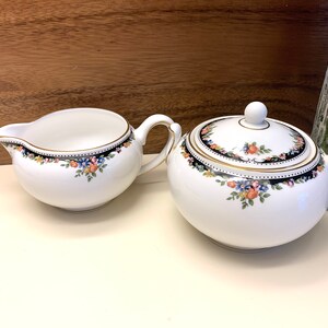 Wedgwood Bone China OSBORNE Muster 146 Form Zuckerdose und Milchkännchen