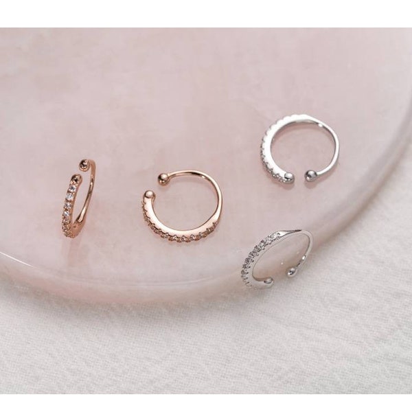 Dainty ear cuff, lobe cuff, Tiny gold ear cuff, Dainty cuff, Conch cz ear cuff, Huggie cz ear cuff, Non pierced cz ear cuff, Gold ear cuff