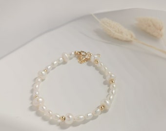 Gold filled wire and beads freshwater pearls bracelet