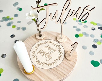 Personalisierter Geburtstagsteller aus Holz mit Kerzenhalter, Vase & Jahreszahl |Geburtstagsdeko| 1. Geburtstag Baby Geschenk| frillydesigns