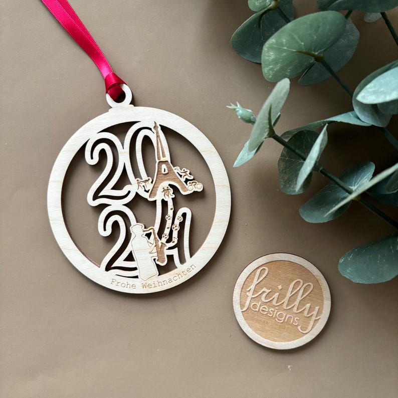 Weihnachtskugel 2024 – Ein-Jahres-Erinnerungskugel | Perfektes Geschenk & Weihnachts-Mitbringsel | Persönliche Deko | Jahres-Kugel | frilly