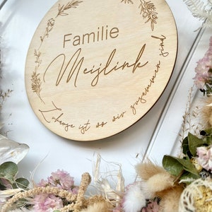Familienschild (ohne Kranz) Zuhause ist wo wir zusammen sind Holzschild Geschenk zur Hochzeit Personalisierte Geschenk | frilly designs zdjęcie 2