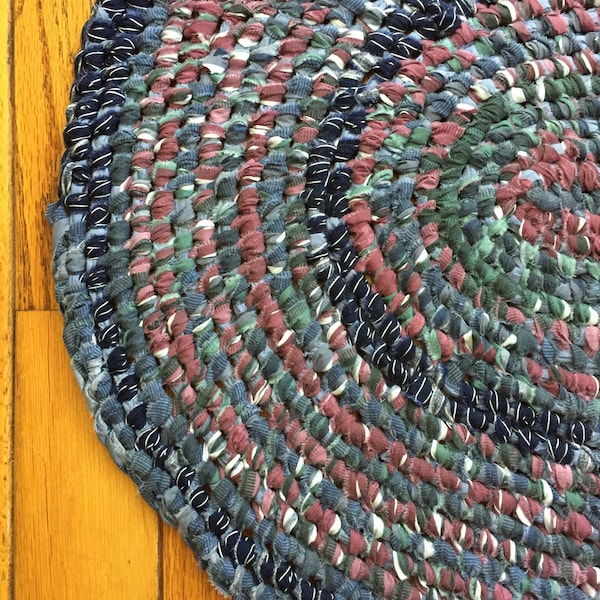 Oval Toothbrush rag rug, handmade, knotted fabric, floor mat, bedroom bath kitchen, accent rug, home decor, floor covering, one of a kind