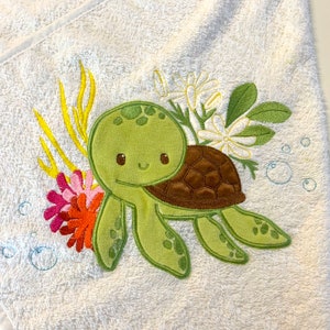 Personalized embroidered bath cape child baby turtle ocean flowers 75x75 cm cotton