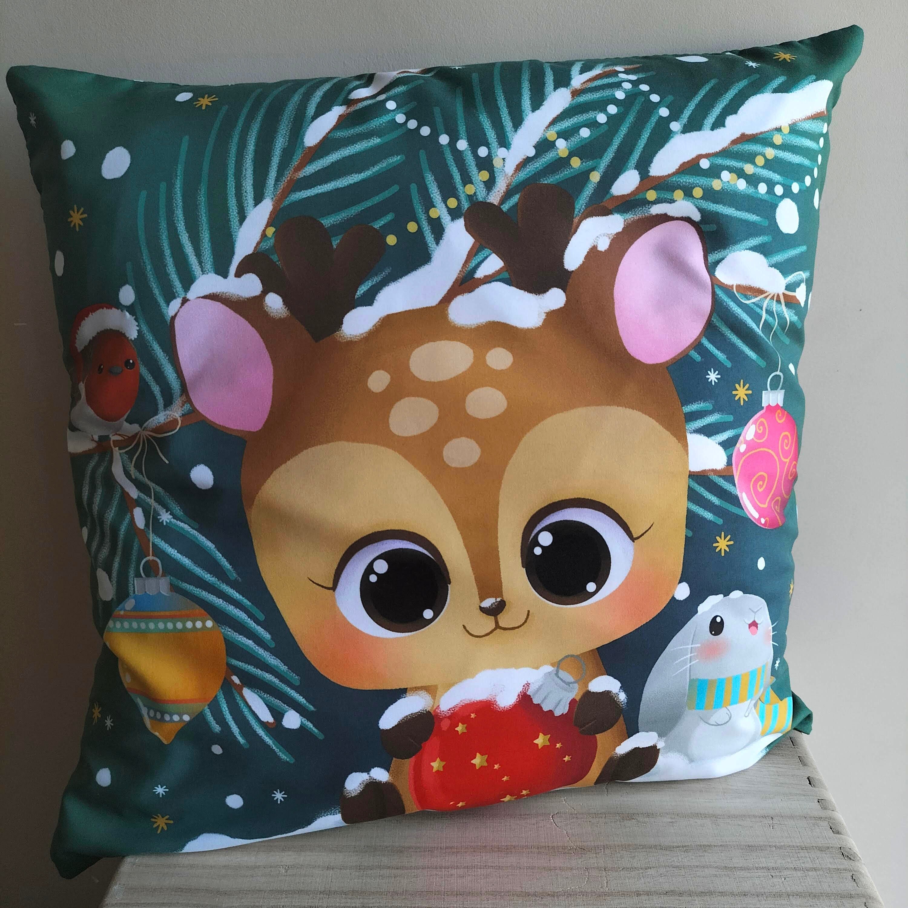 Coussin Noël Personnalisé Enfant Bébé 45 cm Illustration Renne Mignon