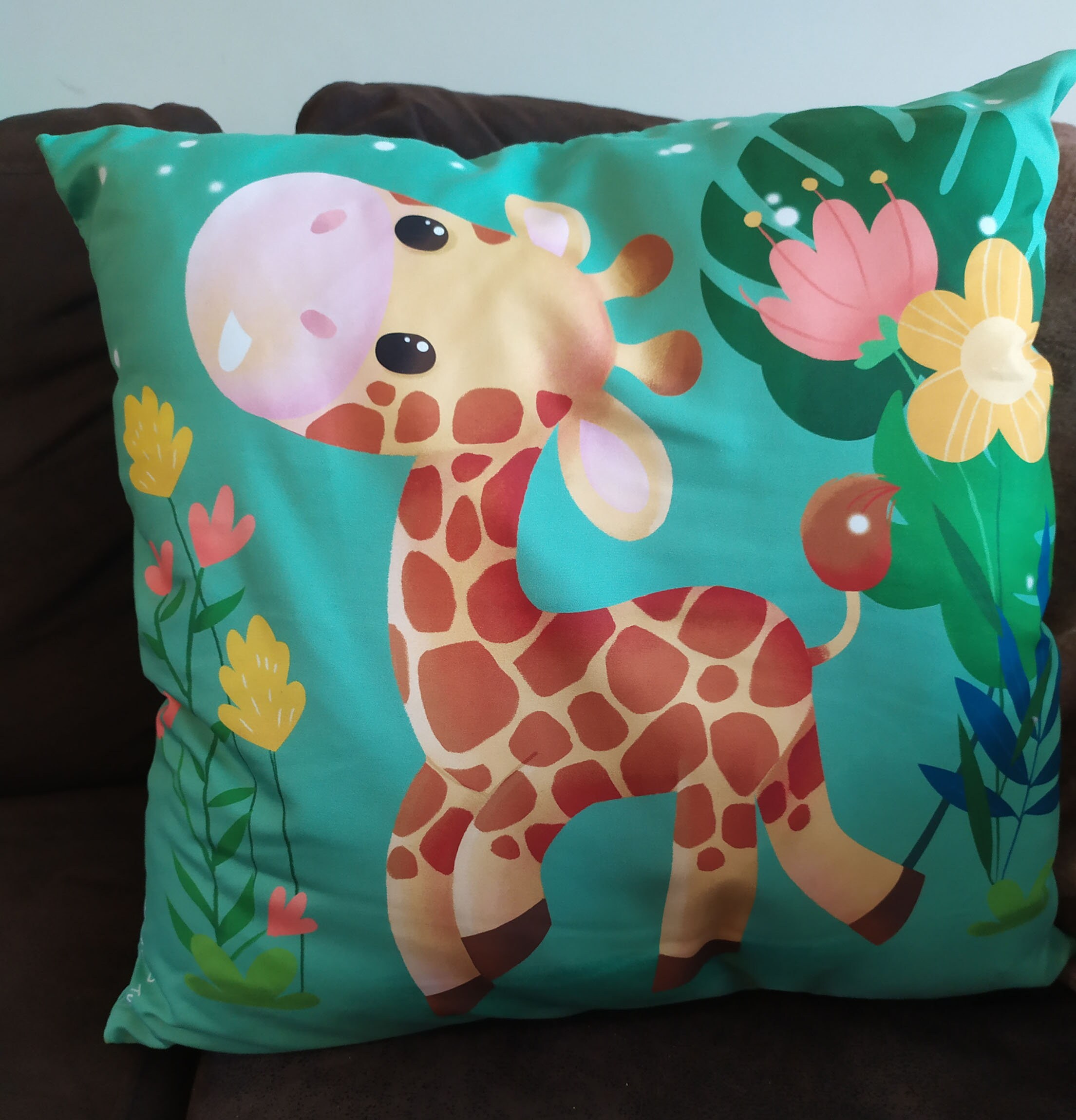 Coussin Personnalisé Enfant Bébé 45 cm Illustration Girafe Mignon