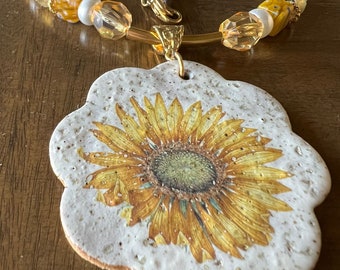 Oshun Daisy Necklace // Oshun Daisy ceramic Necklace, handmade jewelry