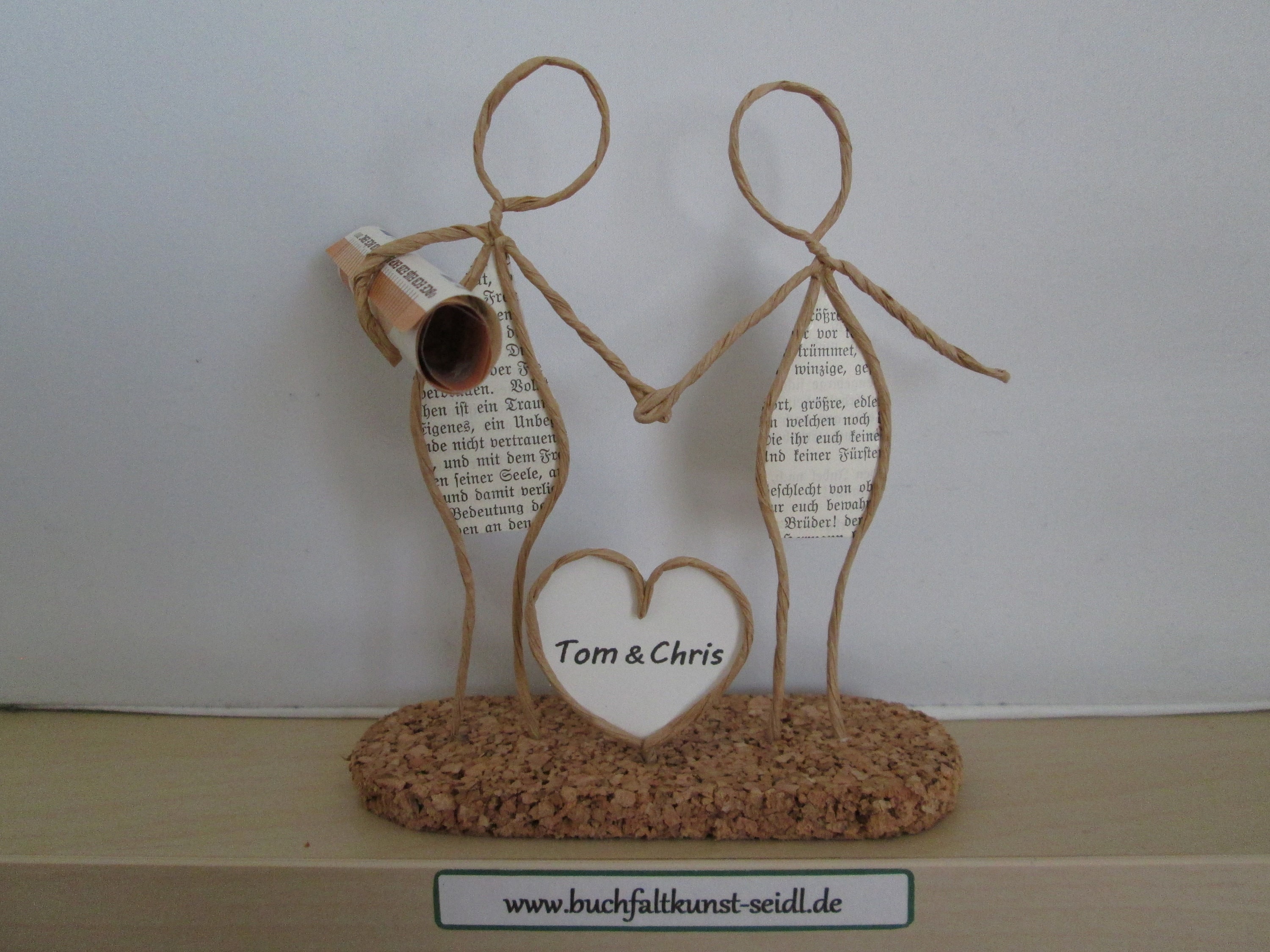 Wire figure "gay couple with heart" as a cash gift, e.g. for a wedding, personalizable, with desired text in the heart, height: approx. 15 cm
