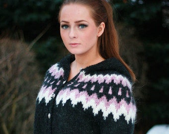 Cardigan, Handknitted from pure wool.