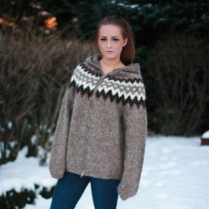 Cardigan, Handknitted from pure wool.