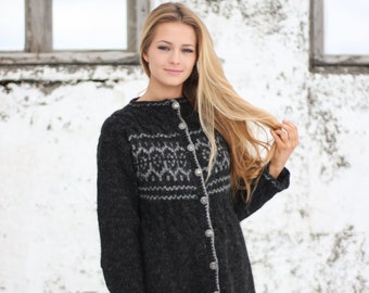 Cardigan, handknitted from pure Icelandic wool