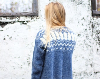 Cardigan, Handknitted from pure Icelandic wool.