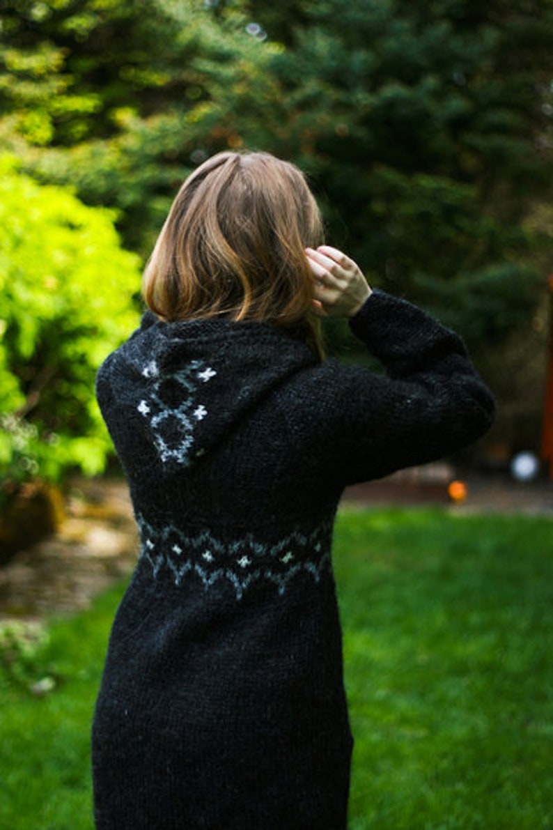 Cardigan, Handknitted from pure Icelandic wool. image 1