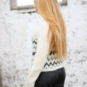 Pullover, Handknitted from pure Icelandic wool. image 4