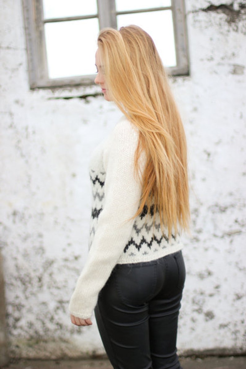 Pullover, Handknitted from pure Icelandic wool. image 4