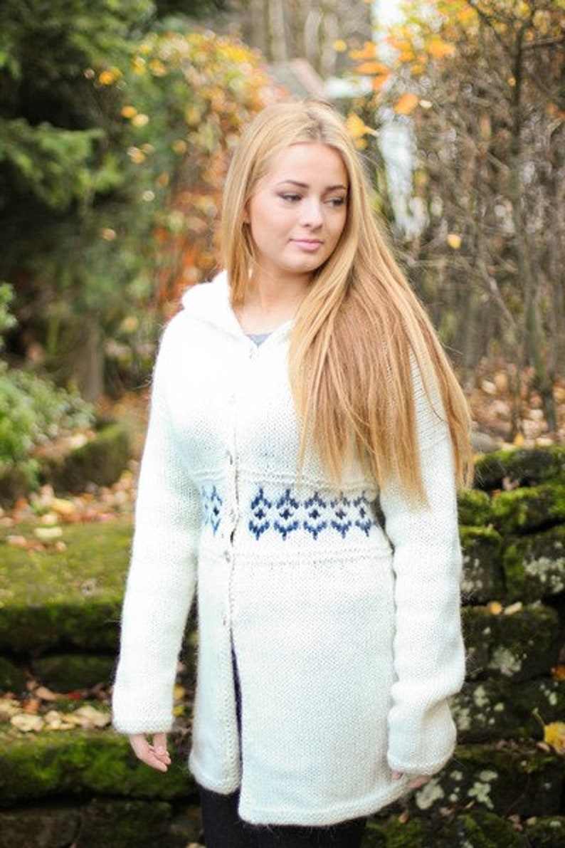 Cardigan, Handknitted from pure Icelandic wool. image 1