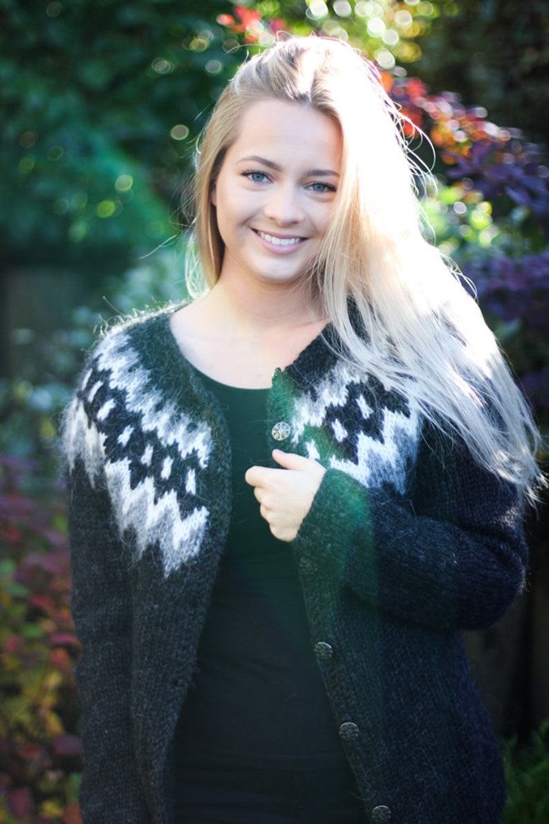 Cardigan, Handknitted from pure wool. image 1