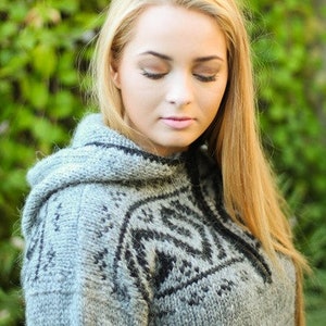 Unisex Pullover, Handknitted from pure wool. image 4