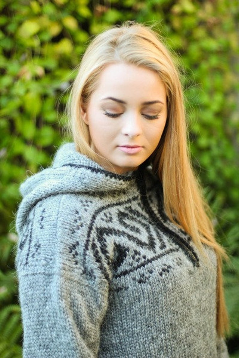 Unisex Pullover, Handknitted from pure wool. image 4