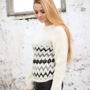 Pullover, Handknitted from pure Icelandic wool. image 3