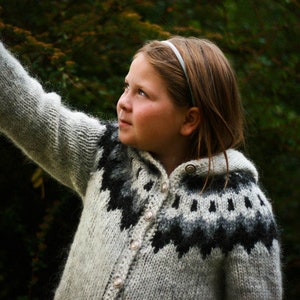 Children's Cardigan, Handknitted from pure wool. image 1