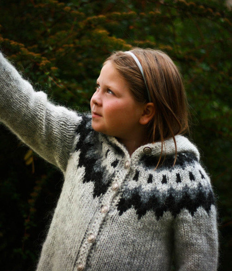 Children's Cardigan, Handknitted from pure wool. image 1