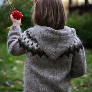 Children's Cardigan, Handknitted from pure wool. image 4