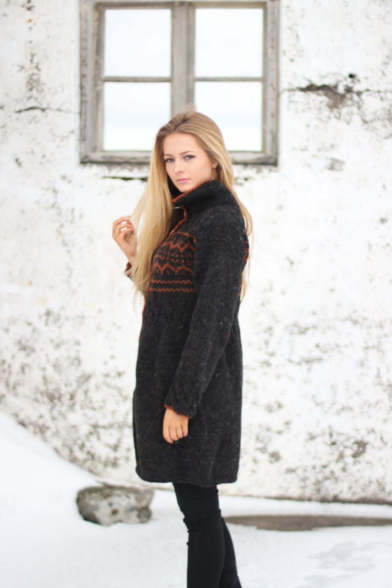 Cardigan, Handknitted from pure Icelandic wool. image 1