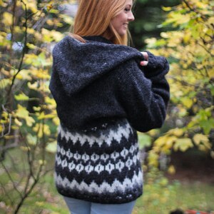 Unisex Cardigan, Handknitted from pure wool. image 2