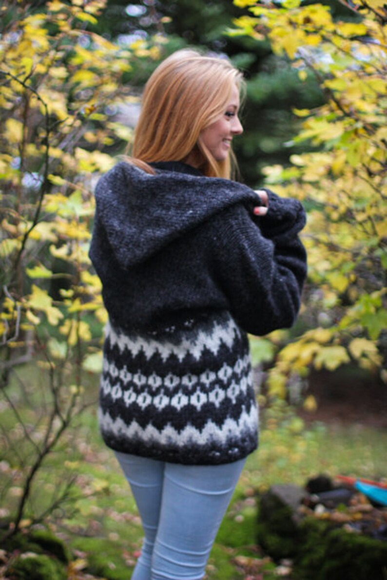 Unisex Cardigan, Handknitted from pure wool. image 2