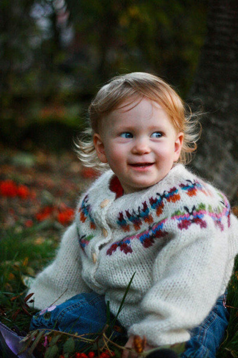 Children's Cardigan, Handknitted from pure wool. image 2