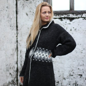 Cardigan, Handknitted from pure Icelandic wool. image 2