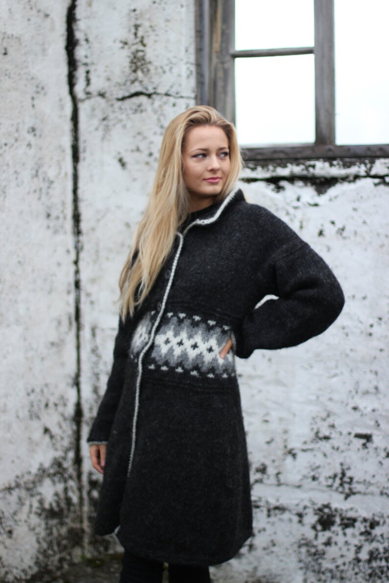 Cardigan, Handknitted from pure Icelandic wool. image 2