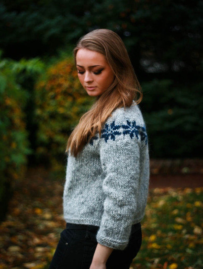 Cardigan, Handknitted from pure wool. image 2