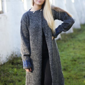 Cardigan, Handknitted from pure Icelandic wool. image 4