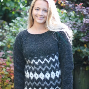 Pullover, Handgestrickte aus Islandswolle. Bild 1