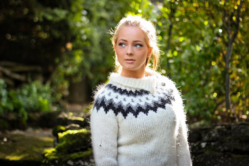 Pullover, Handknitted from pure Icelandic wool. image 4