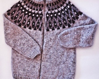 Cardigan, Handknitted from pure Icelandic wool.