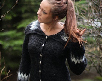 Cardigan, Handknitted from pure Icelandic wool.