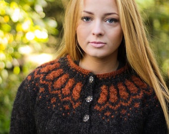 Cardigan, Handknitted from pure Icelandic wool.