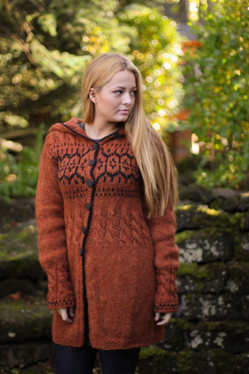 Cardigan, Handknitted from pure Icelandic wool. image 3