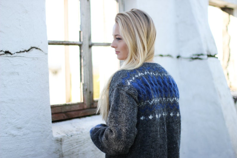 Cardigan, Handknitted from pure Icelandic wool. image 3