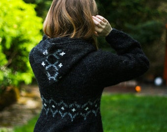 Cardigan, Handknitted from pure Icelandic wool.