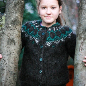 Children's Cardigan, Handknitted from pure wool. image 1