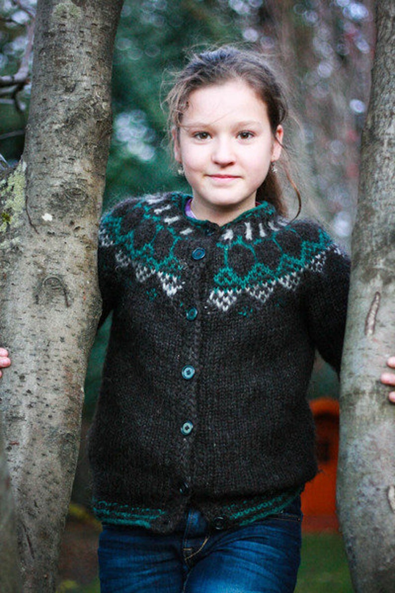 Children's Cardigan, Handknitted from pure wool. image 1