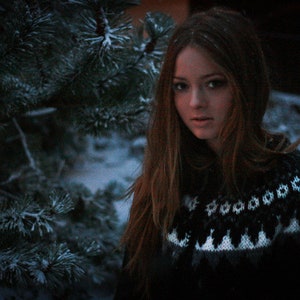 Unisex Cardigan, Handknitted from pure wool. image 3