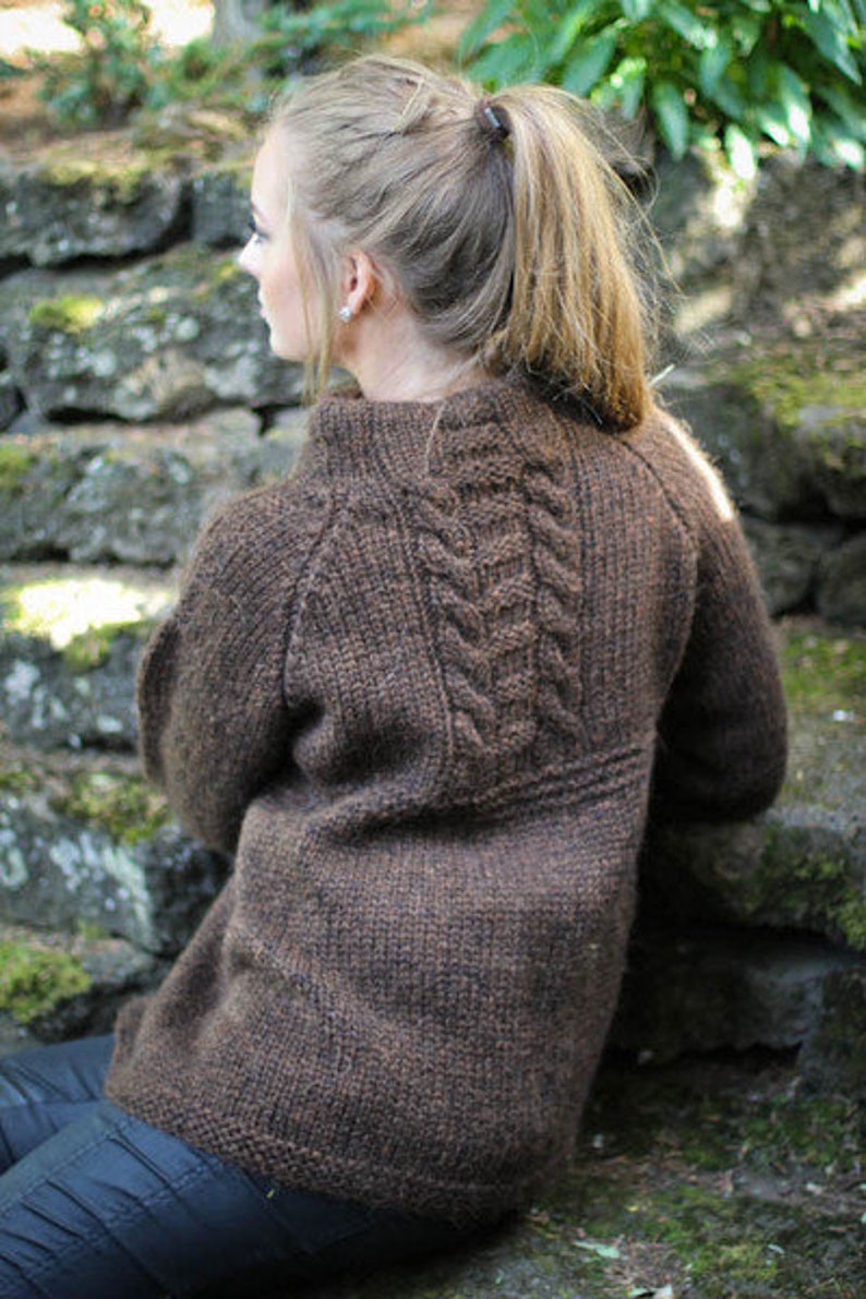 Cardigan, Handknitted from pure Icelandic wool. image 1