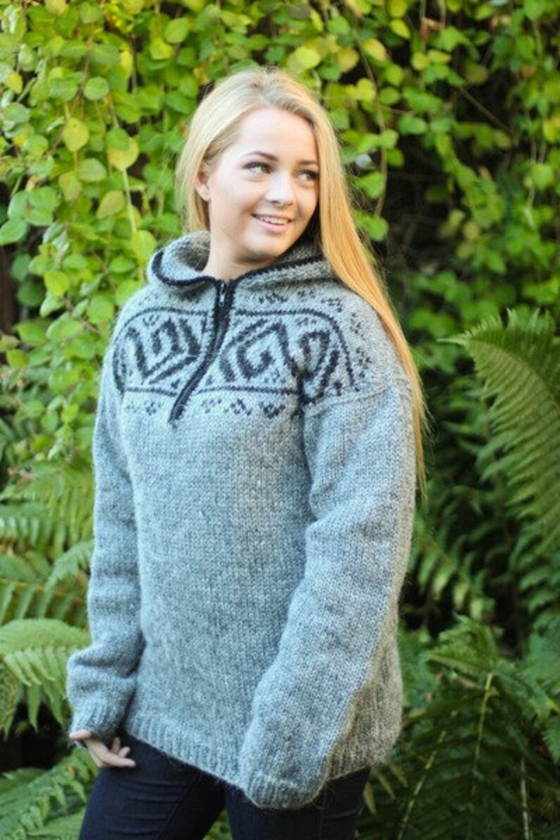 Unisex Pullover, Handknitted from pure wool. image 1