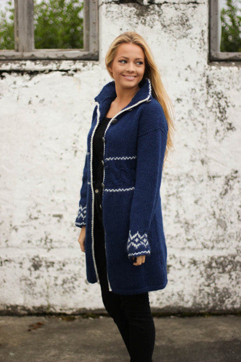 Cardigan, Handknitted from pure Icelandic wool. image 4