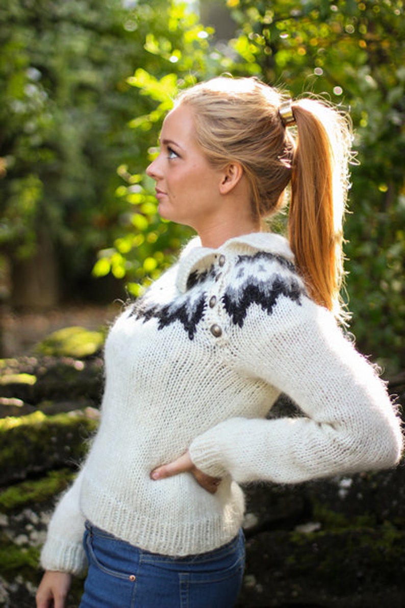 Pullover, Handknitted from pure Icelandic wool. image 2